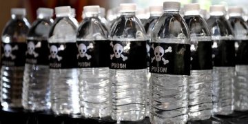 7 druhů plastových lahví nebo co si potřebujete ověřit před koupí balené vody