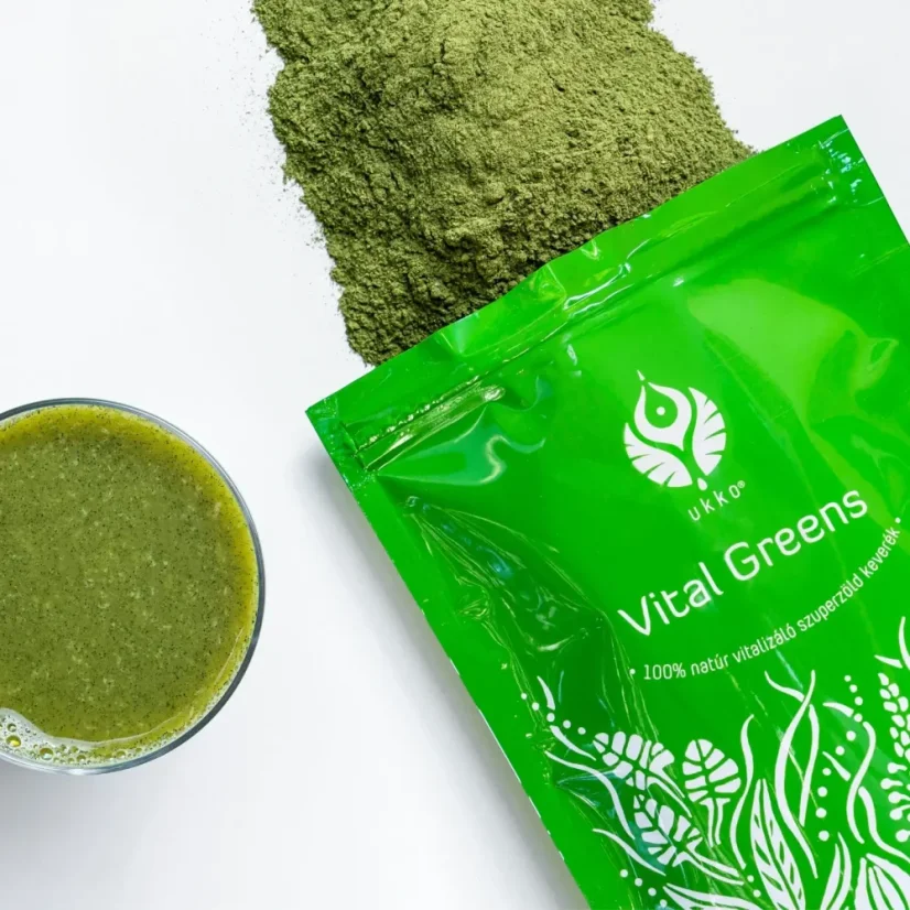 UKKO Vital Greens zelený superfood prášek a hotový nápoj pro podporu trávení a imunity